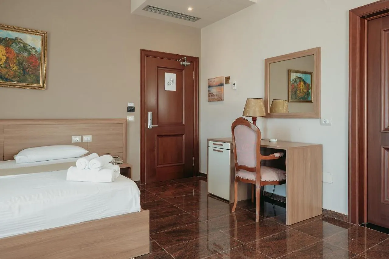 Fishta Hotel & Apartments Velipoje 4*,