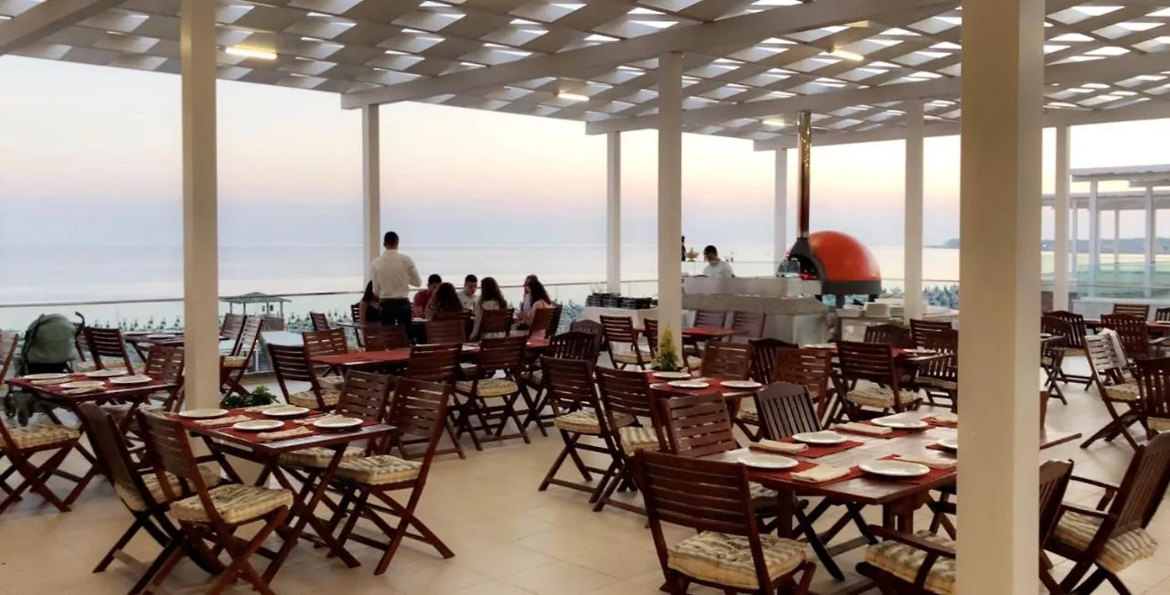 Fishta Hotel & Apartments Velipoje 4*,